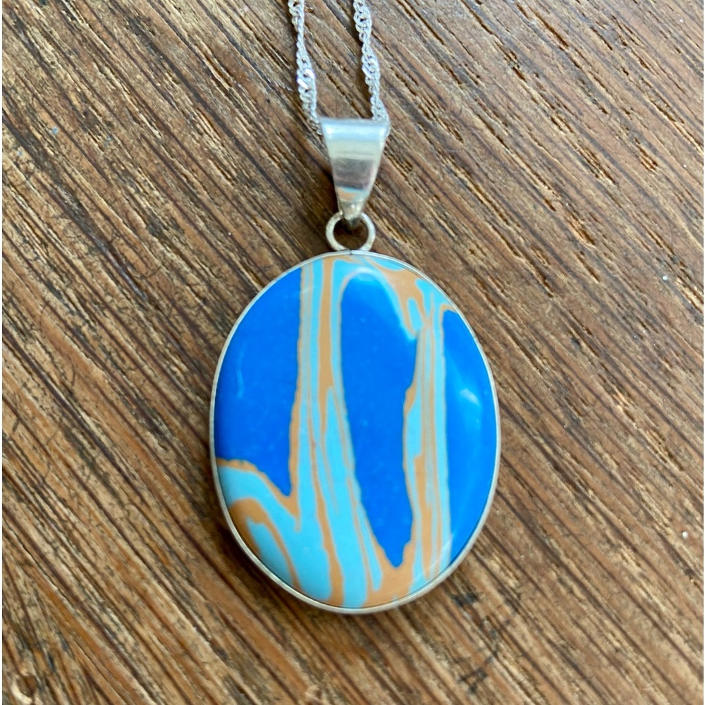 Striped agate gemstone necklace NWOT